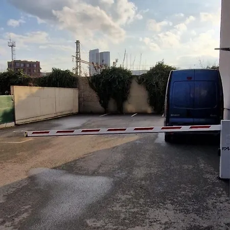 Art 2 I Free Parking I Terrace